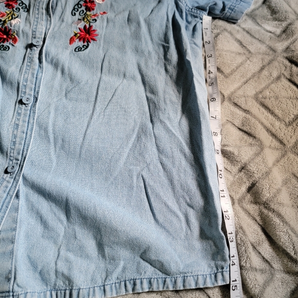 Vintage Passion-I Womens Denim Button Down Embroidered Short Sleeve Shirt Size M - Picture 2 of 8